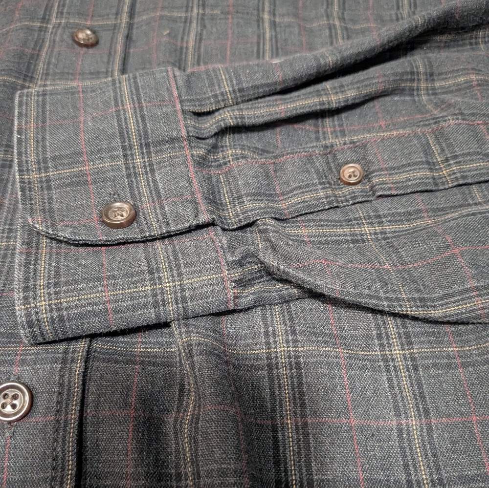 Arrow Men's Black Plaid Button-Down Shirt (L) - Picture 8 of 11